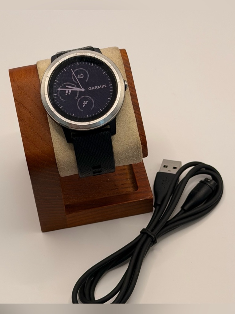 Garmin Vivoactive 3, Tested, Black And Stainless Steel, Charger Included